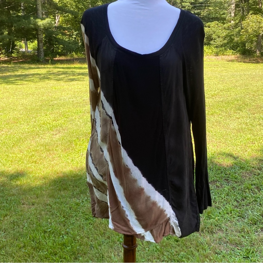 XCVI TOP TUNIC TEE BLACK WHITE BROWN TIE DYE SCOOP NECK LONG SLEEVE SIZE L